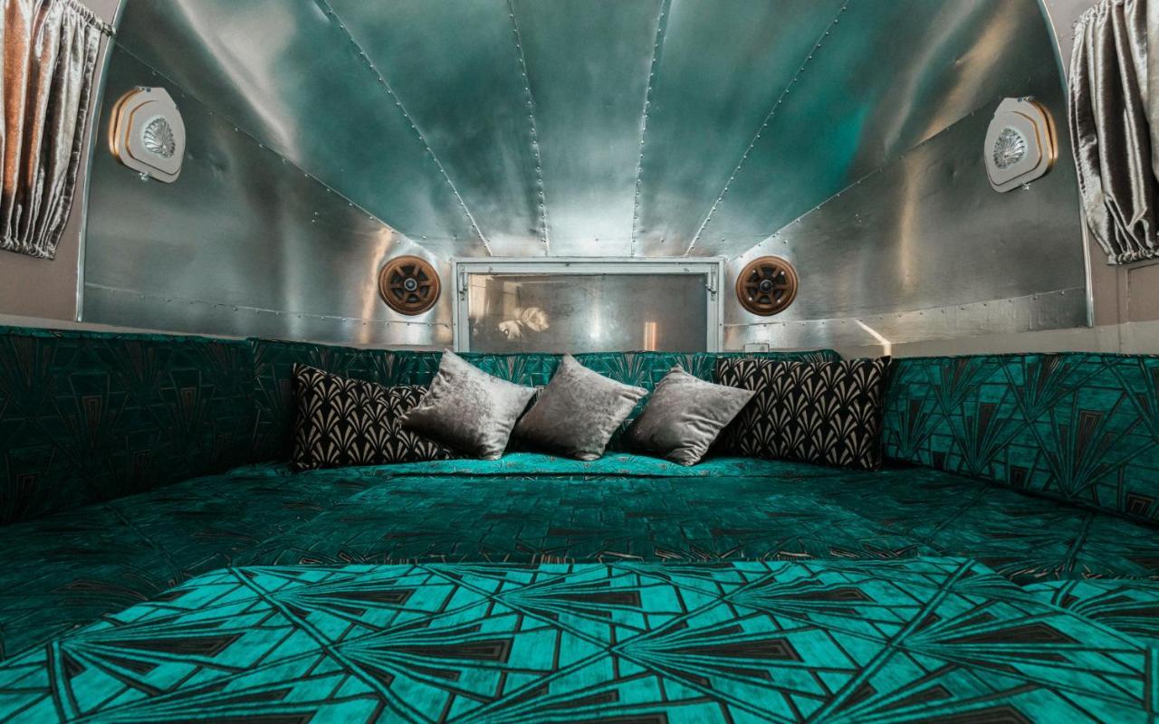 Silver Airstream Glamping & Rental Chichester Exterior foto