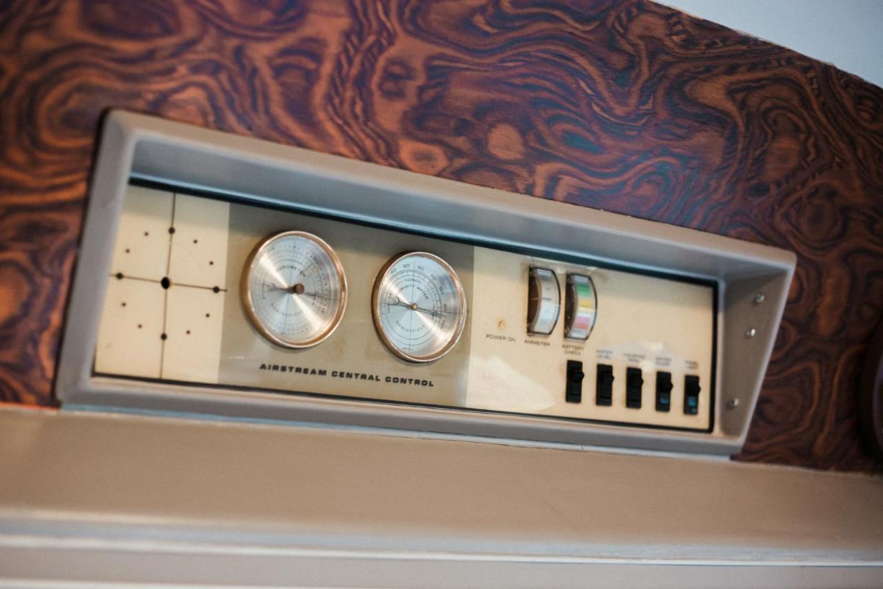 Silver Airstream Glamping & Rental Chichester Exterior foto
