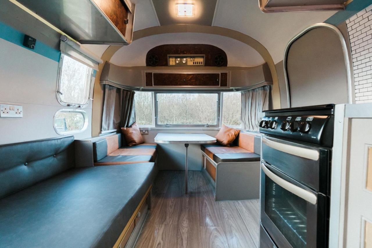 Silver Airstream Glamping & Rental Chichester Exterior foto